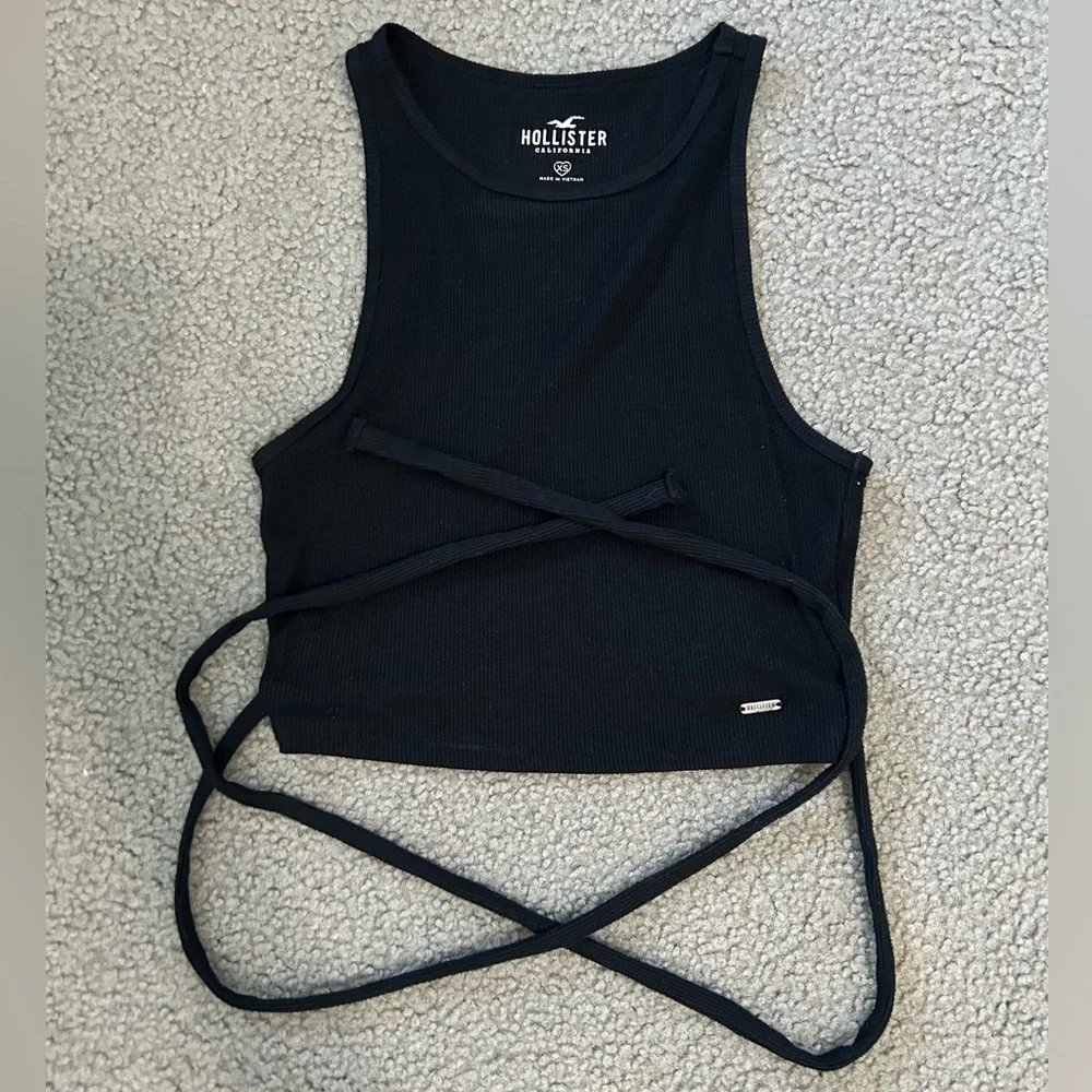 Size xs black Hollister tie tank top - Picture 1 of 2